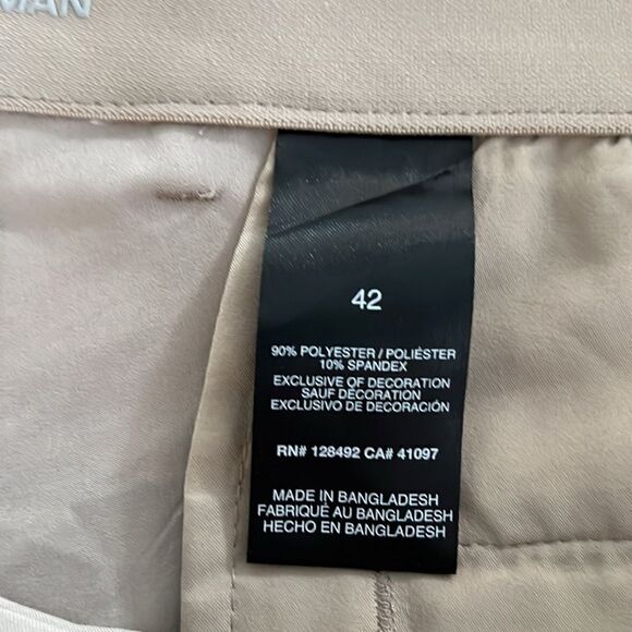 Greg Norman size 42 khaki golf shorts for men. Like new. MST101 - Picture 7 of 7